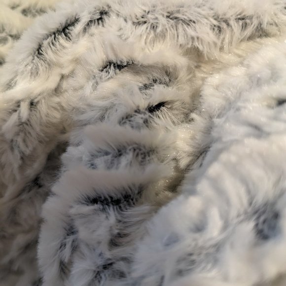 Faux Fur Scarf - Picture 2 of 2